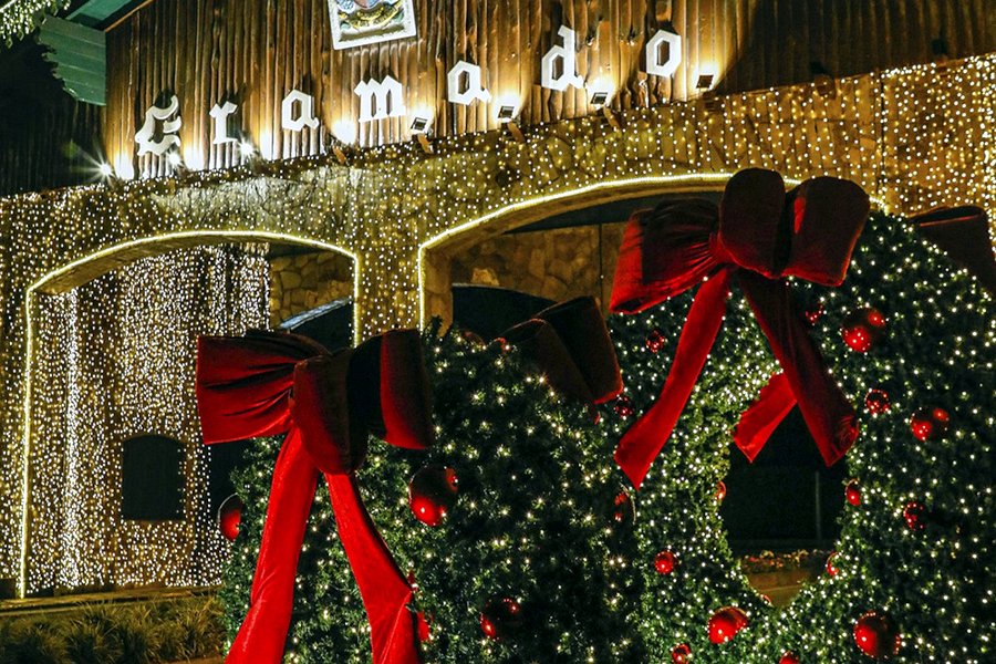 Portal de Gramado iluminado no Natal Luz