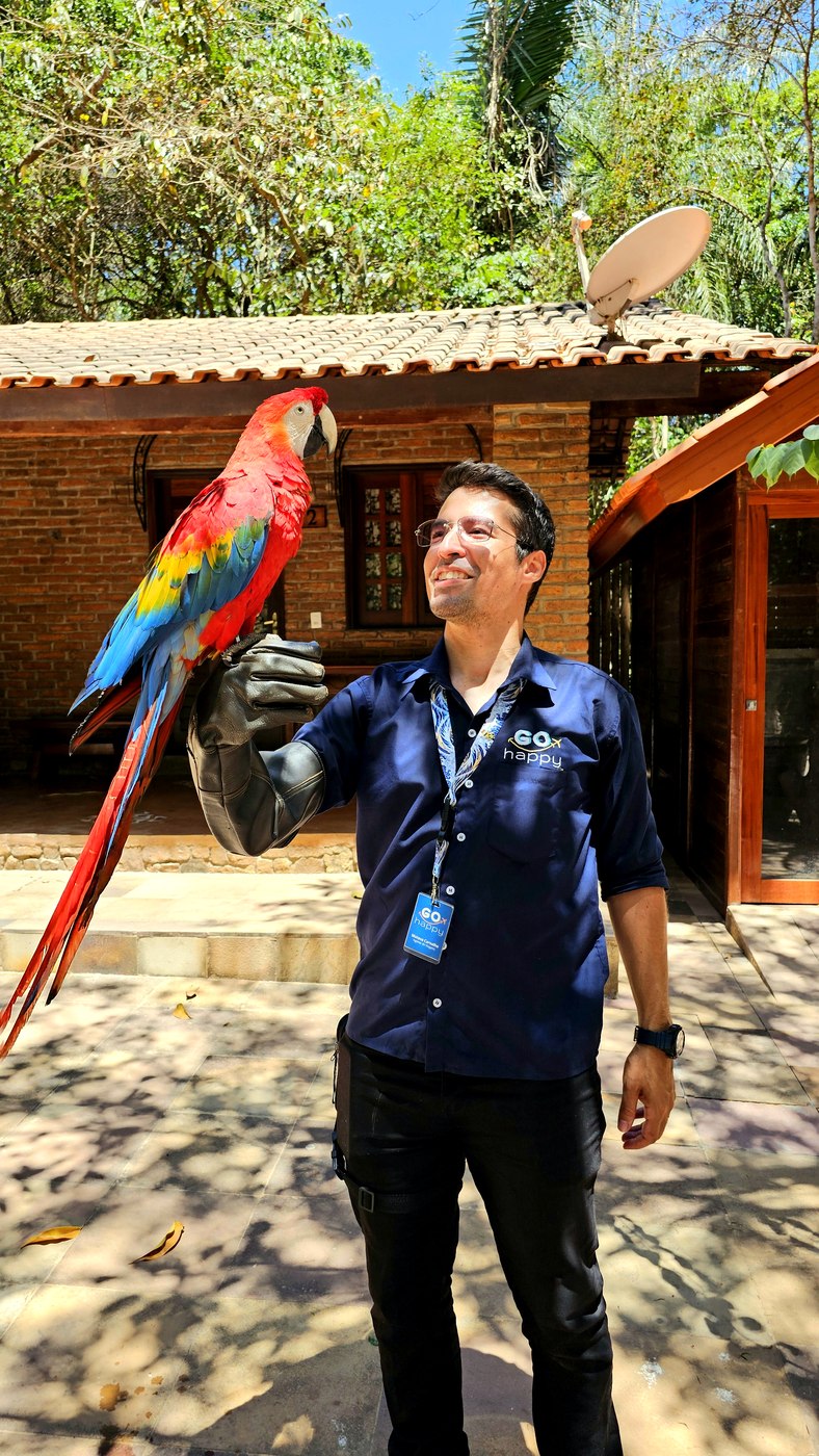 Mateus Carvalho, fundador da Go Happy Turismo, em viagem pelo Brasil